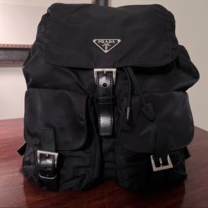 PRADA black nylon backpack😍